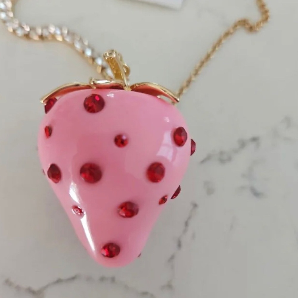 NWT BETSEY JOHNSON PINK STRAWBERRY NECKLACE